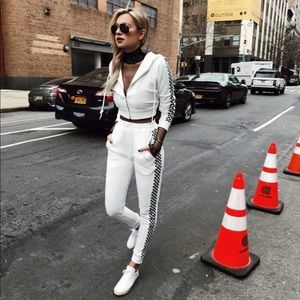 🤍Danielle Guizio sweatpants EUC XS🤍